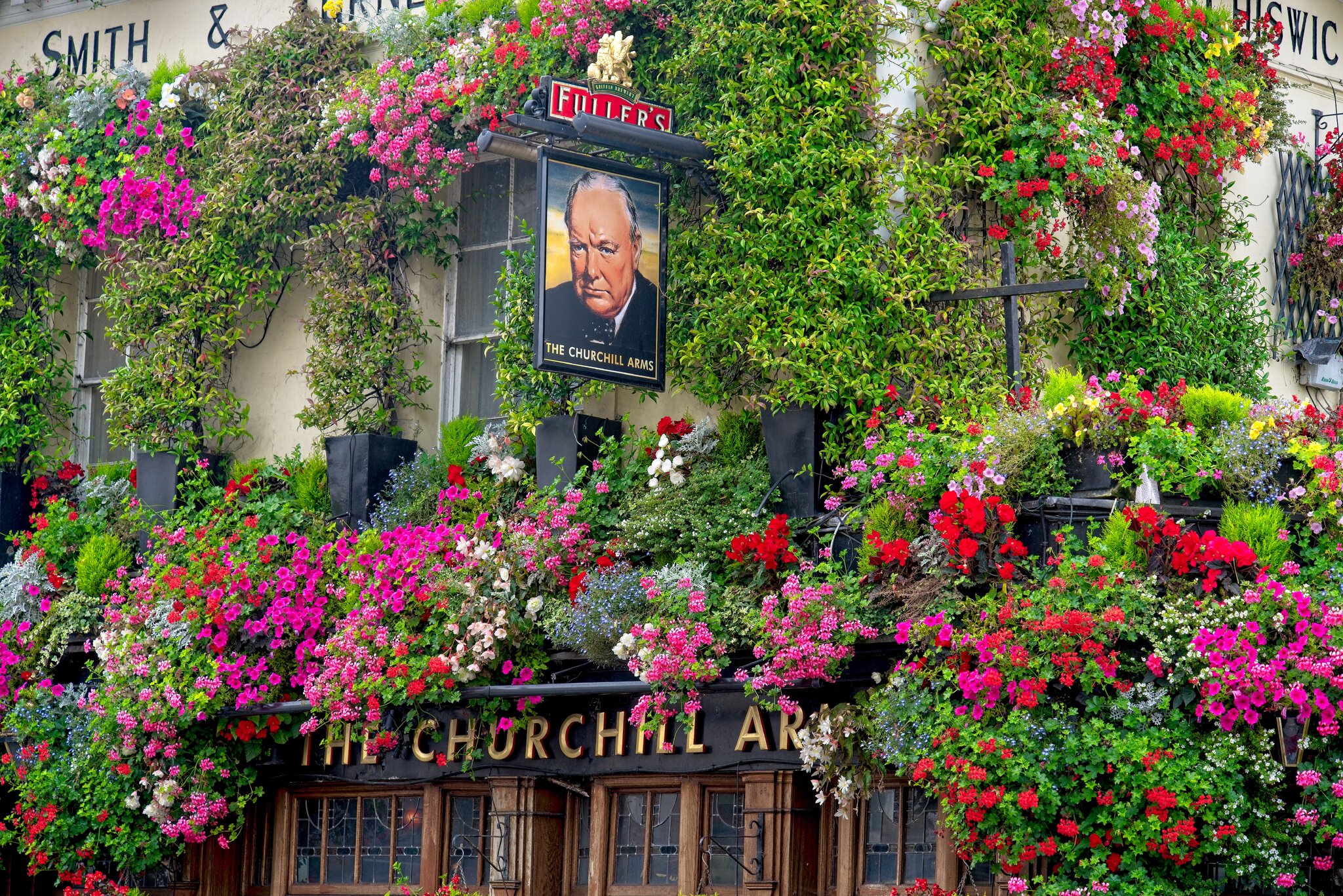 24S09899london churchill arms.jpg