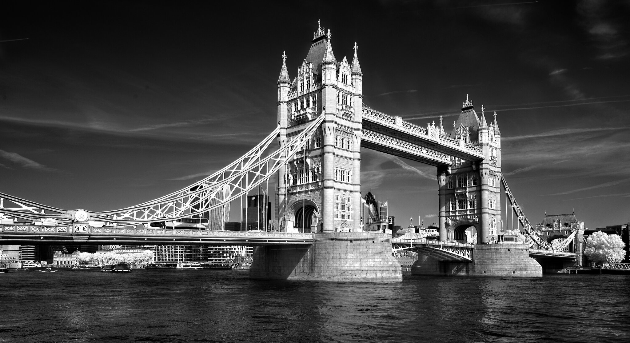 DSC03826london tower bridge.jpg