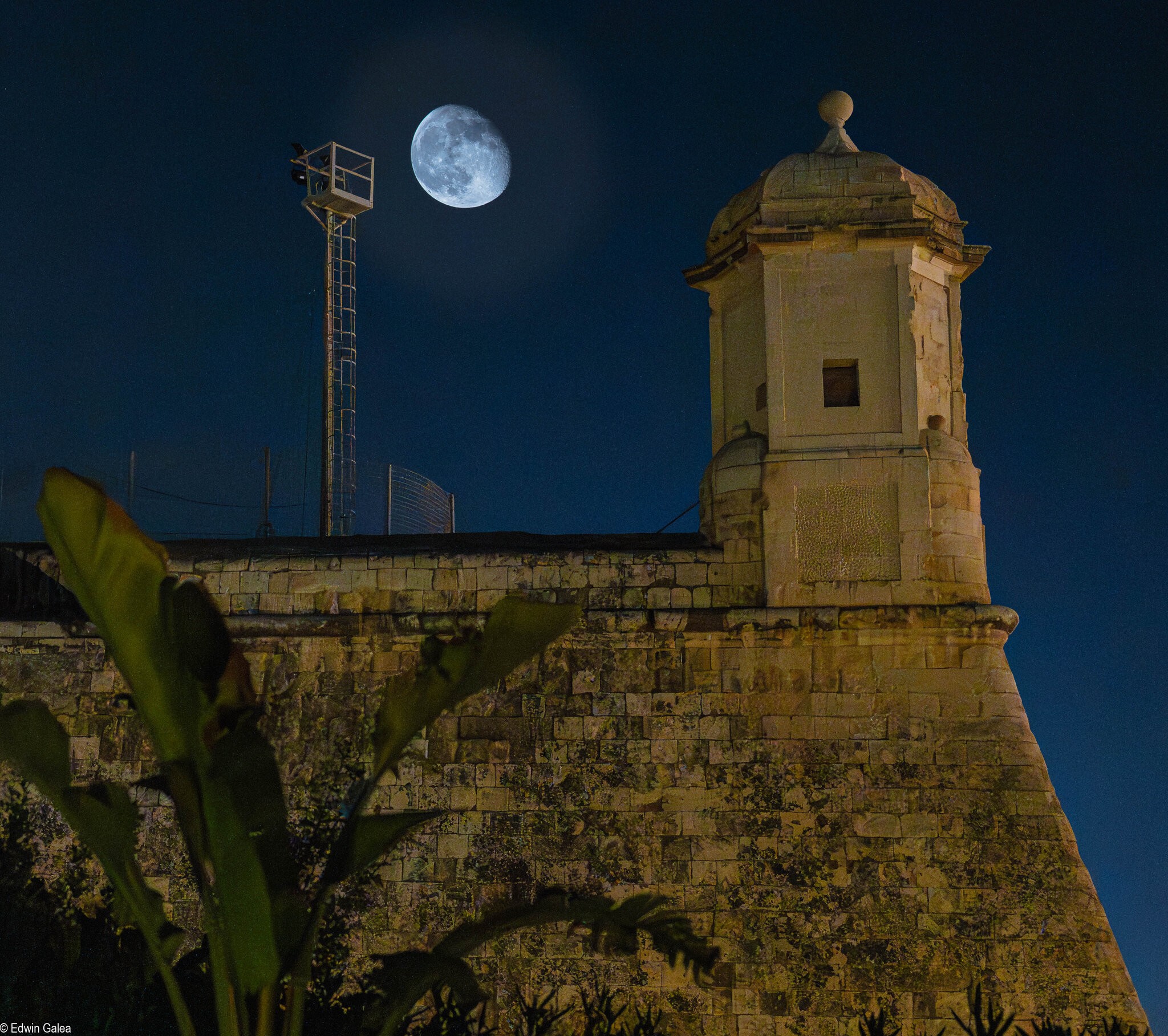 moon over Valletta-2.jpg