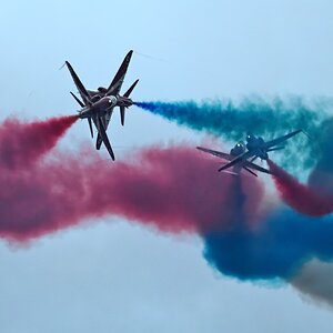 24S07781Cosford red arrows 1.jpg