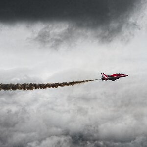 24S07833Cosford red arrows.jpg