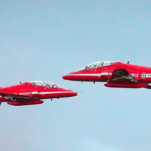 24S08403 Cosford red arrows.jpg