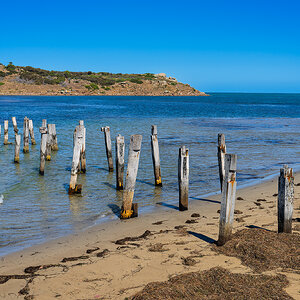 _7RV0119_Old_Granite_Island_Causeway_Piers_2.jpg