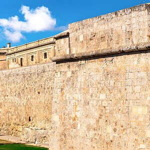 mdina walls south east face-8_edited.jpg