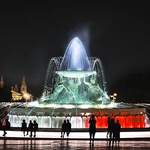 Tritons’ Fountain Floriana by night-1.jpg