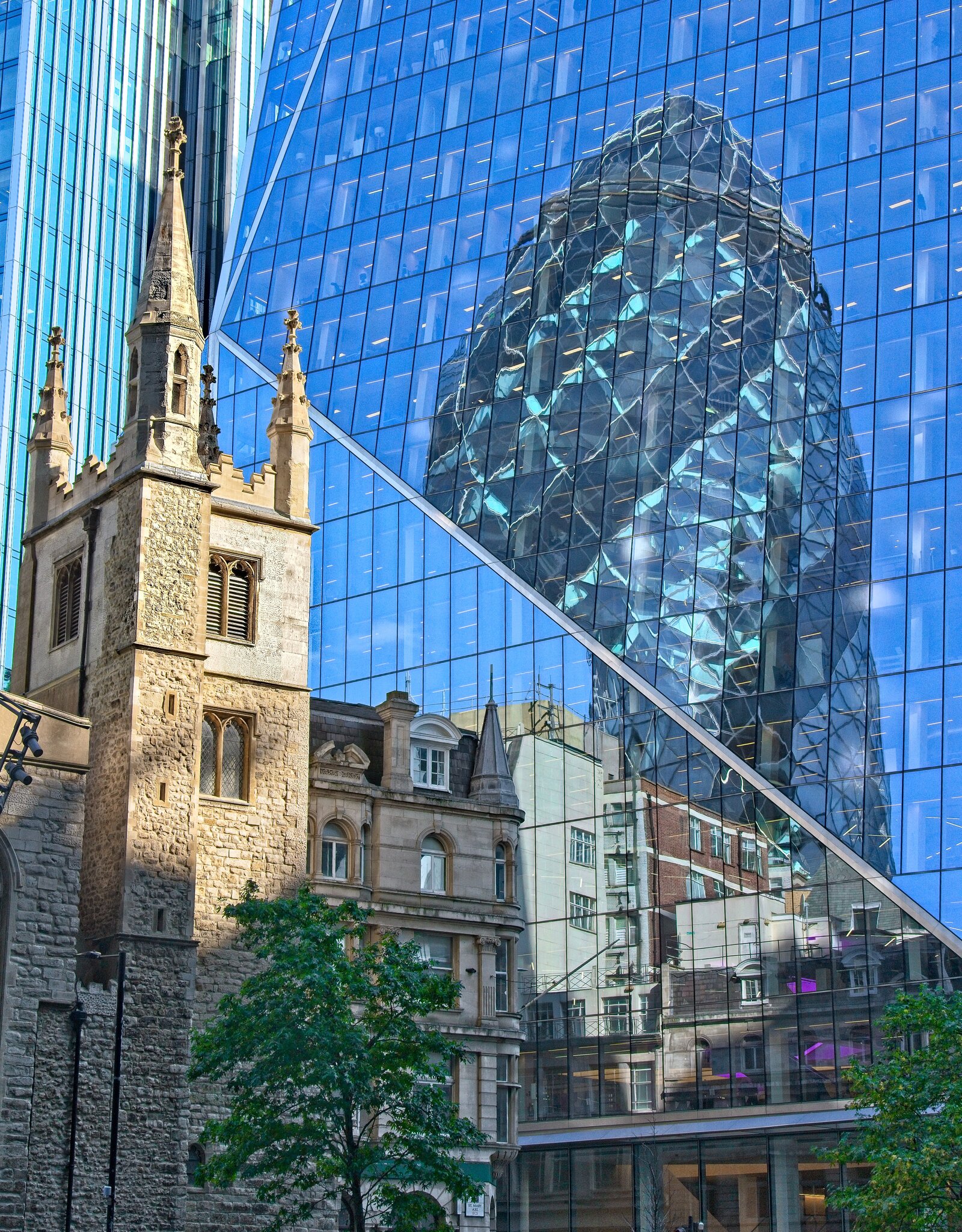 24S09799london skyscrapers st andrew undershaft.jpg