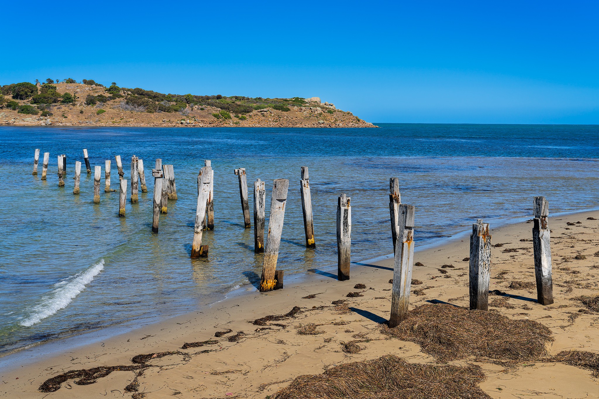 _7RV0119_Old_Granite_Island_Causeway_Piers_2.jpg