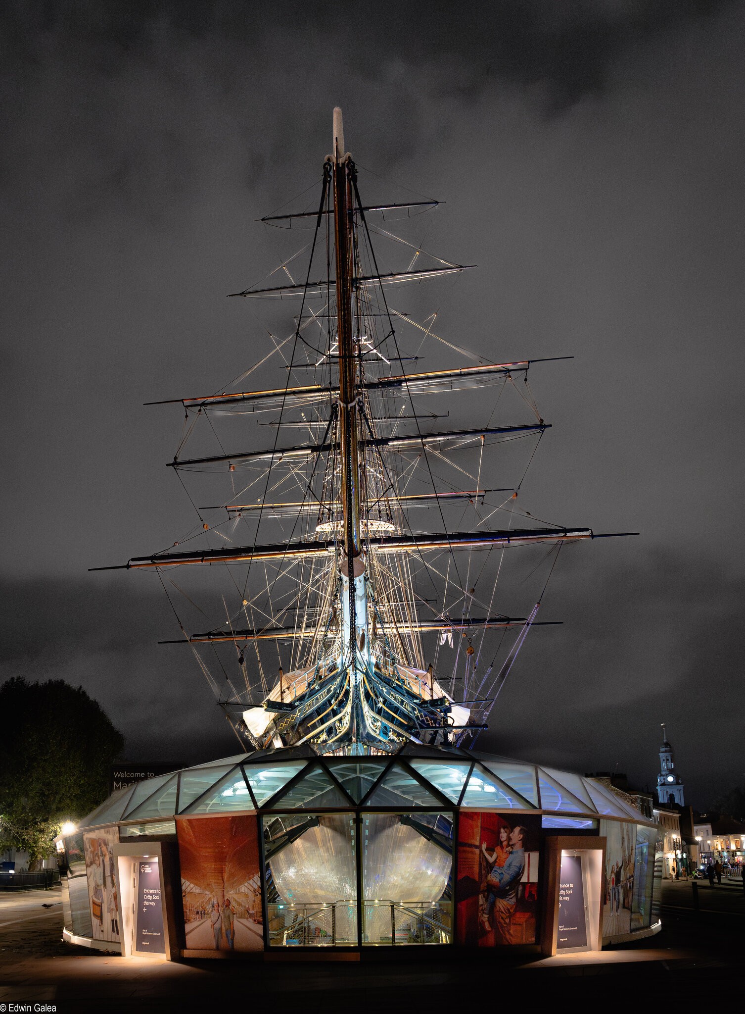 cutty sark at night-3.jpg