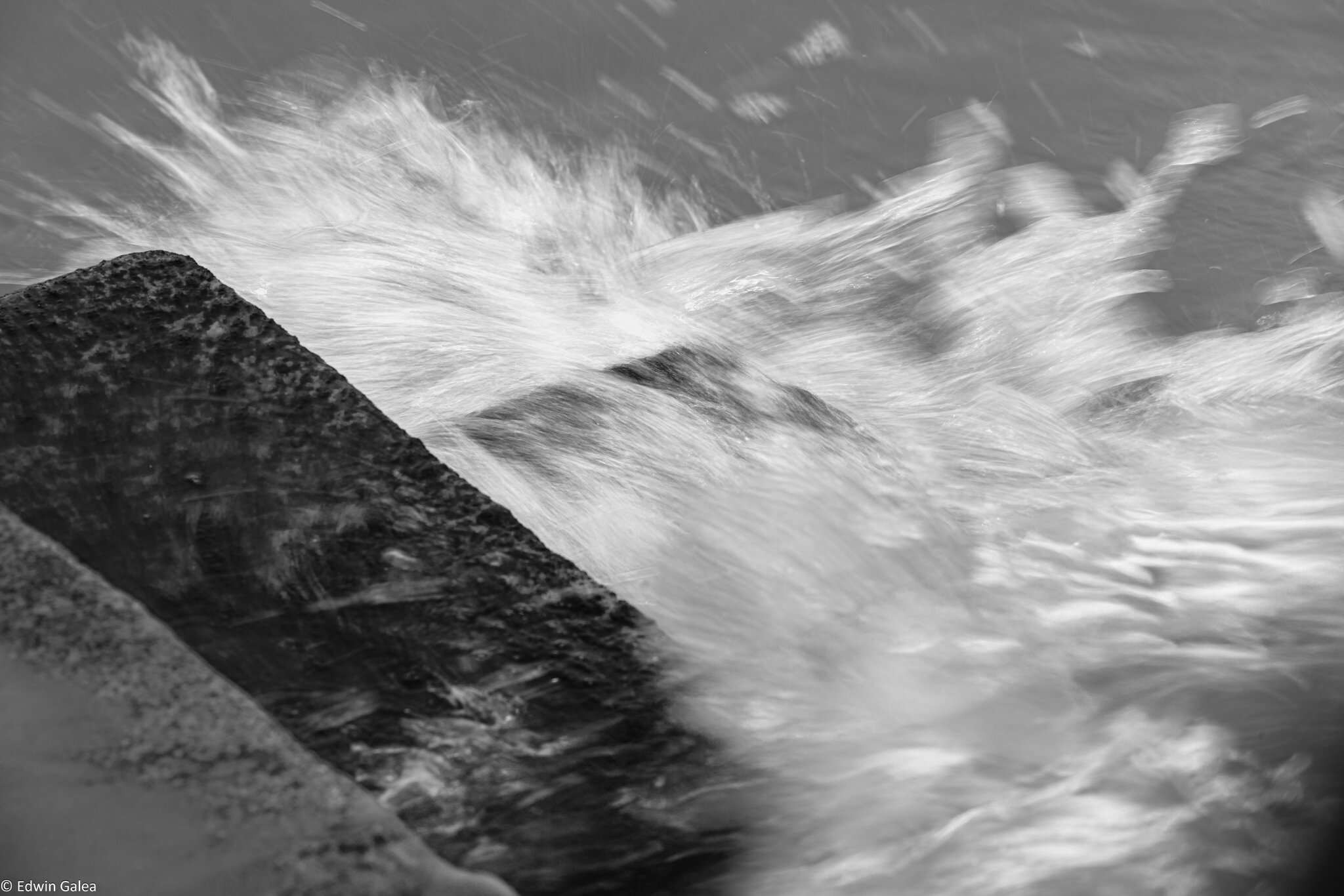 greenwich_waves_bw-4.jpg