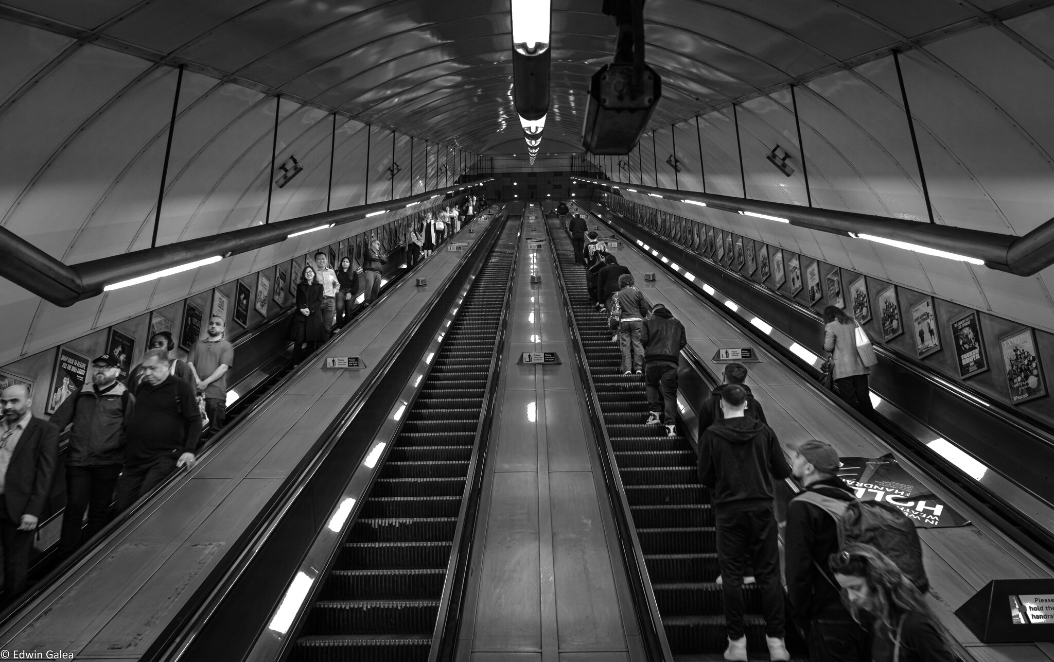 Holborn_tube-1.jpg