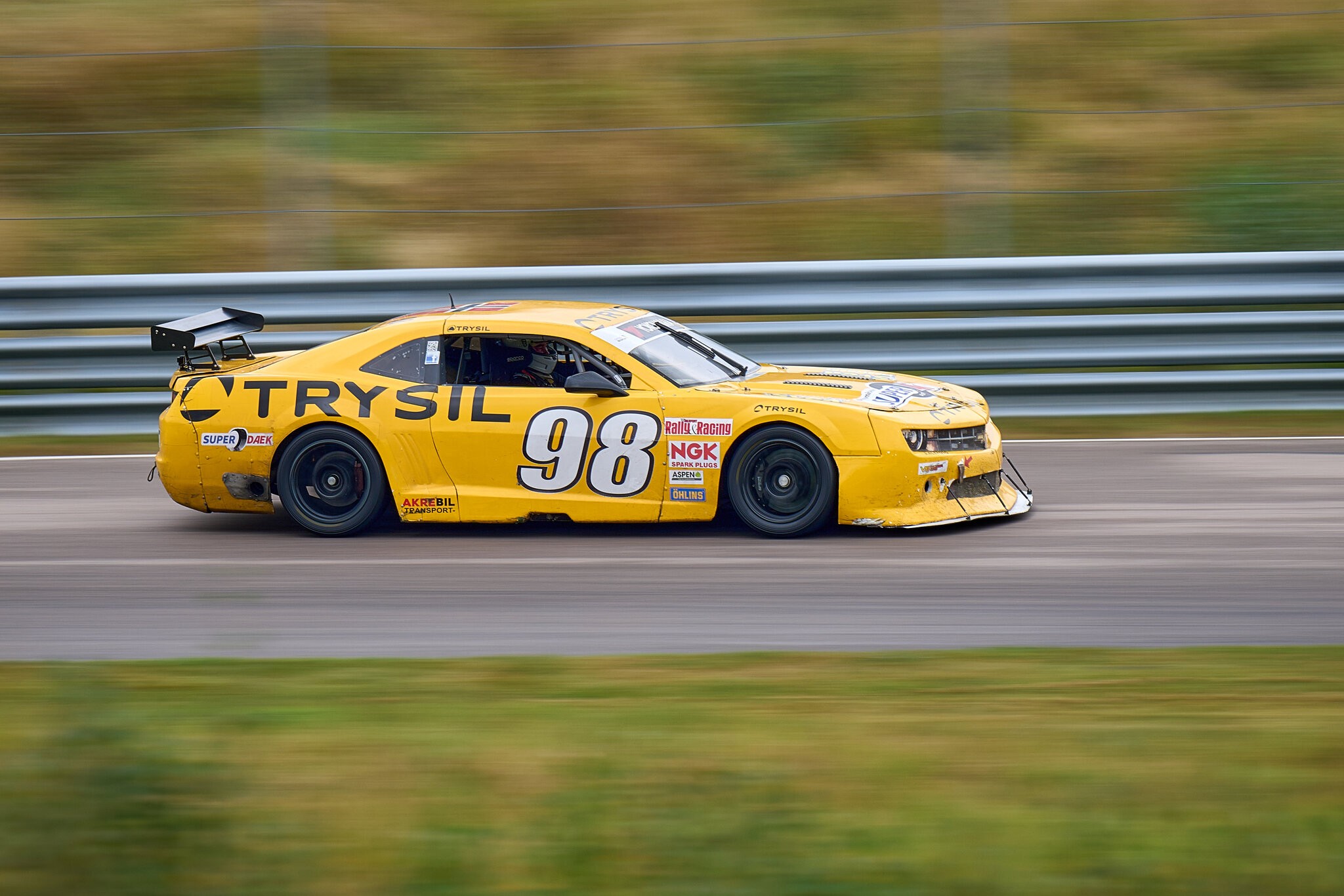 V8 Thunder Cars panning shot